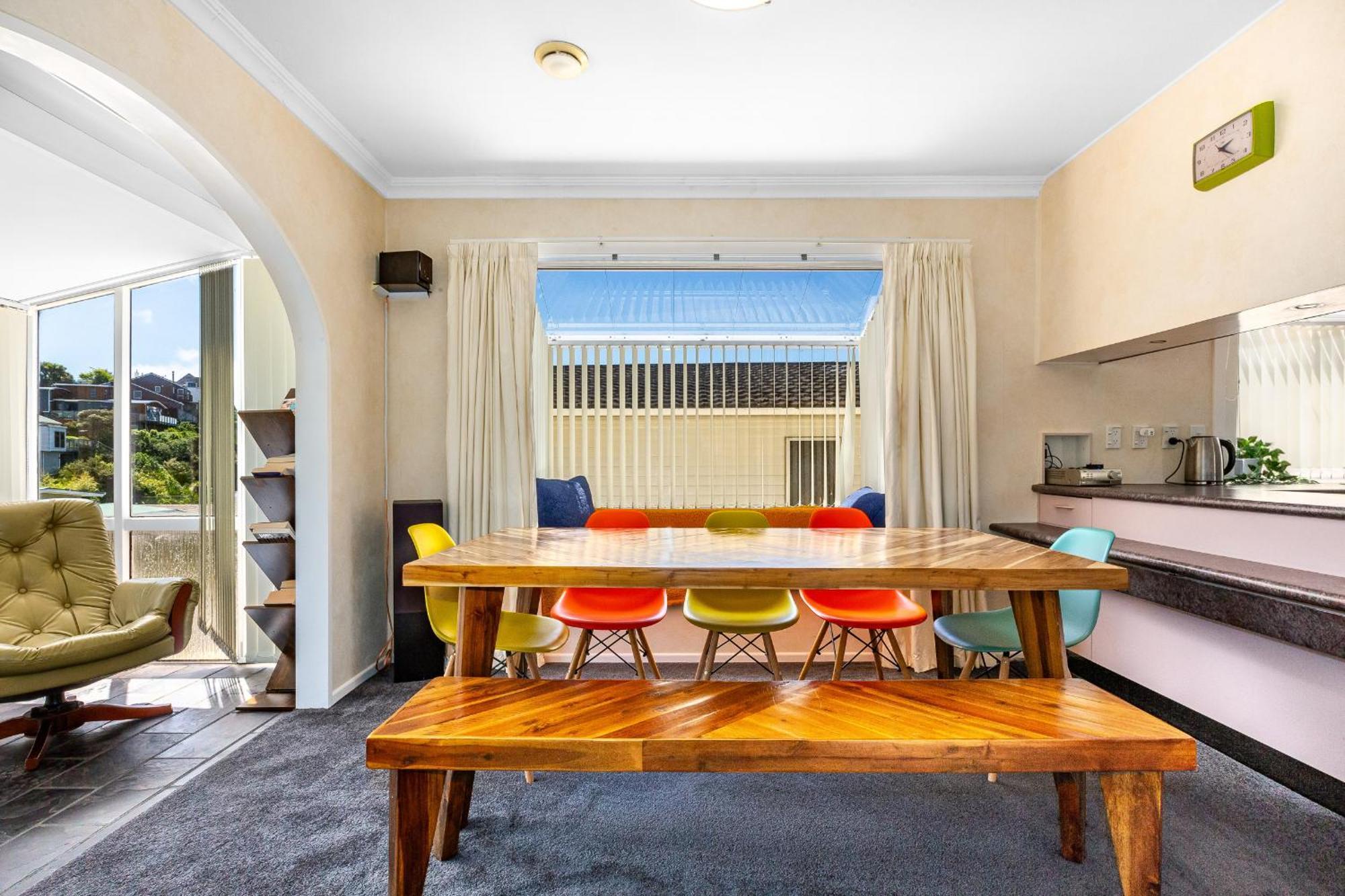 Retro 4 Bedroom Home, Warm And Welcoming, Quiet Location Porirua Exterior foto