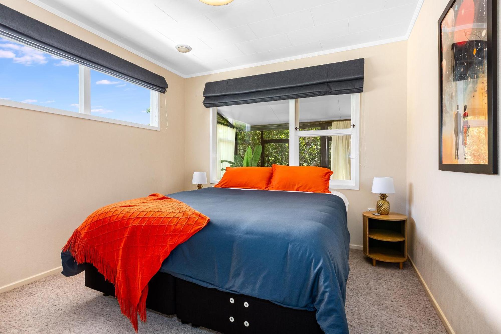 Retro 4 Bedroom Home, Warm And Welcoming, Quiet Location Porirua Exterior foto