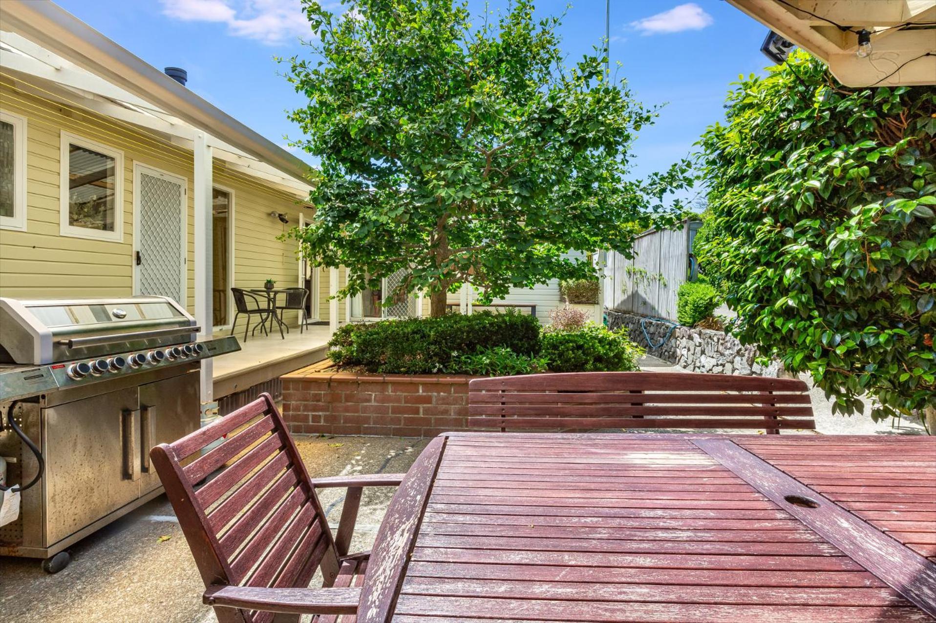 Retro 4 Bedroom Home, Warm And Welcoming, Quiet Location Porirua Exterior foto