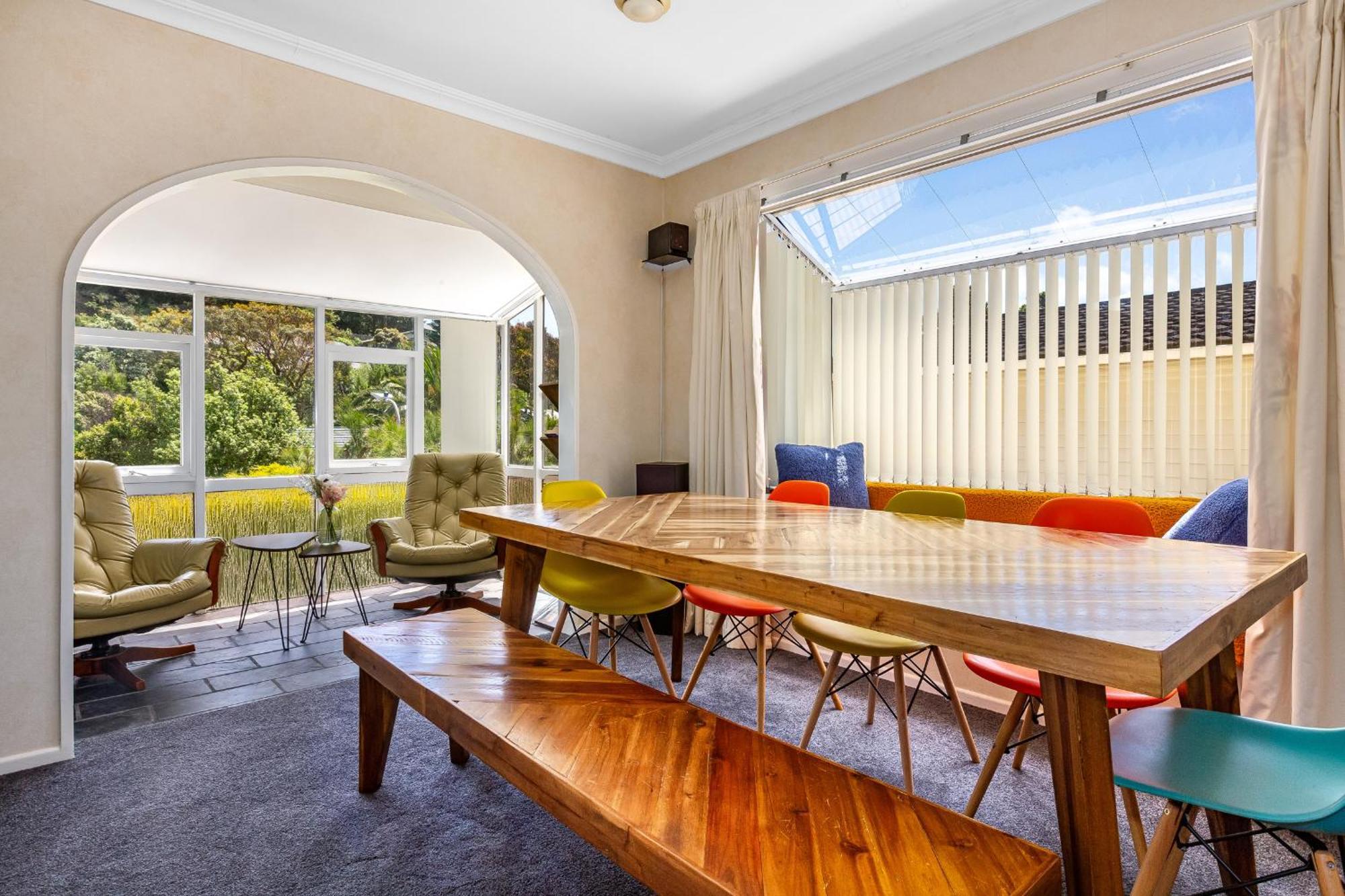 Retro 4 Bedroom Home, Warm And Welcoming, Quiet Location Porirua Exterior foto